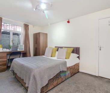 1 VICTORIA ROAD Leeds - LS6 1AS - Photo 4