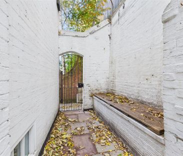 2 bedroom house to rent - Photo 1