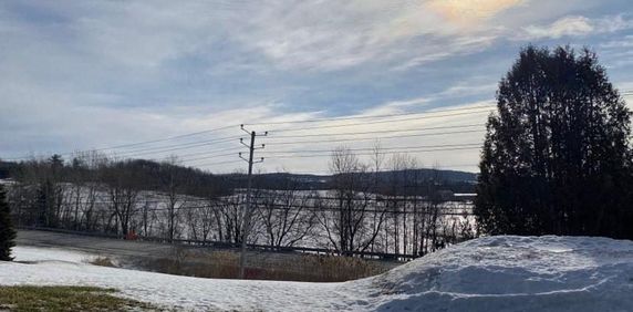 4 1/2 À LOUER (BROMPTON) - Photo 2