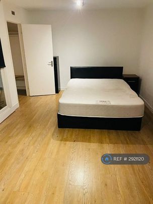 1 bedroom in a flat share to rent - Photo 1