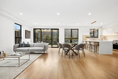 32B Estelle Street, Oakleigh VIC 3166 - Townhouse For Rent | Domain - Photo 2