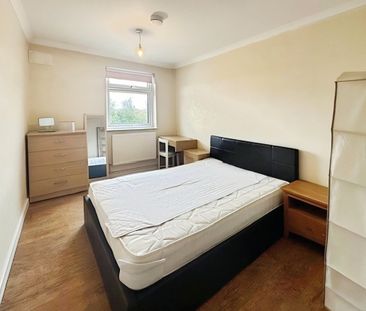 One-Bedroom House share - Photo 6