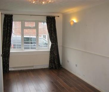 3 bedroom semi-detached house to rent - Photo 6