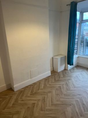 3 Bed Terraced House, Beakes Road, B67 - Photo 1