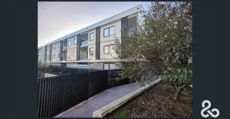 PERFECT START IN UNI HILL - Photo 2