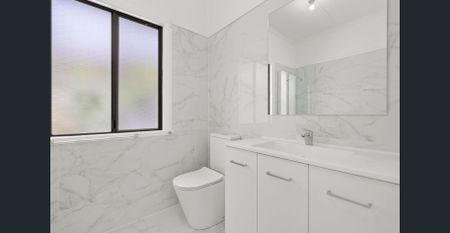 Recently renovated | New Bathroom, deck, paint, blinds - Photo 4