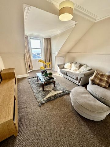 3 bedroom apartment to rent - Photo 2