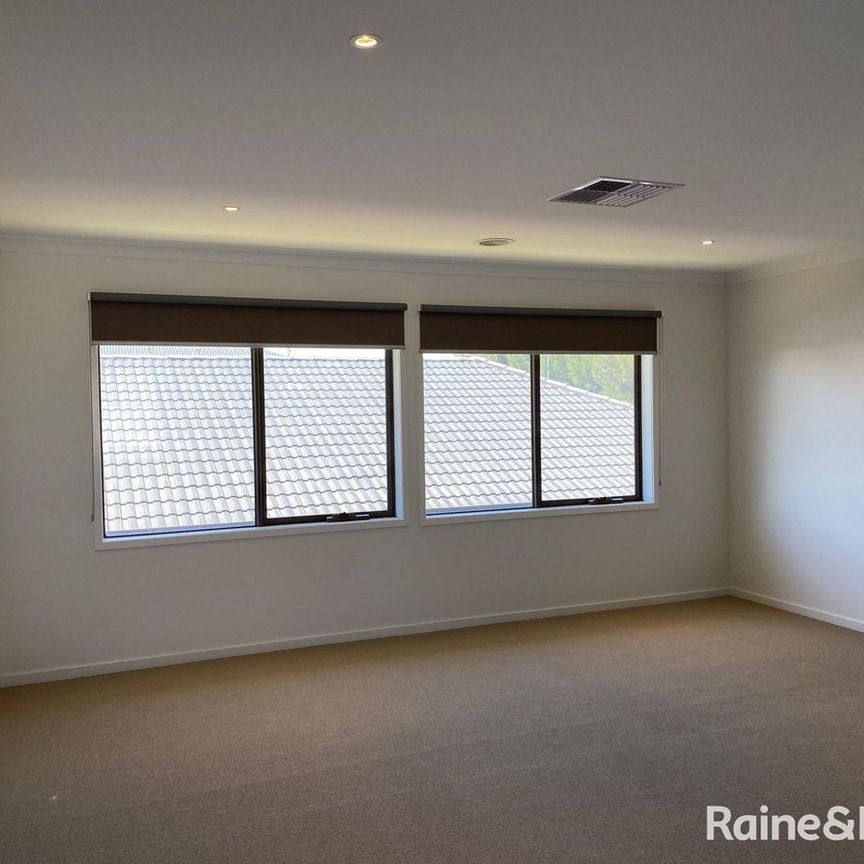 20 Simonson Way, Williams Landing, VIC 3027 - Photo 1