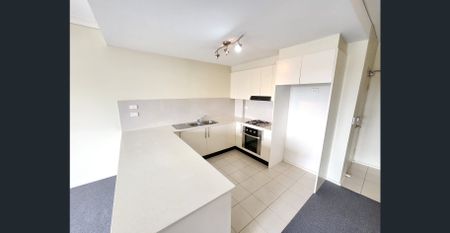 Modern Spacious Unit in Liverpool - Photo 2