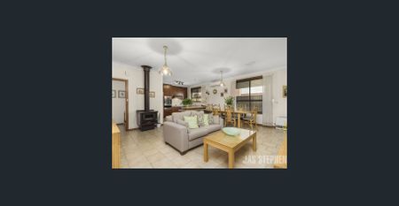 FAMILY HOME IN THE HEART OF FOOTSCRAY - Photo 4