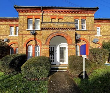 Raglan Road, Woking - 1 bedroomProperty for lettings - Seymours - Photo 1