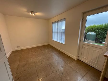 77 Carnreagh, Craigavon, BT64 3AL - Photo 3