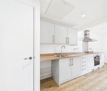 2 bedroom maisonette to rent - Photo 4