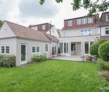 4 bedroom semi-detached house to rent - Photo 6