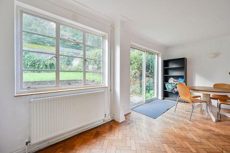 4 bedroom detached house to rent - Photo 3