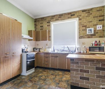 Charming brick home close to Town - Photo 4