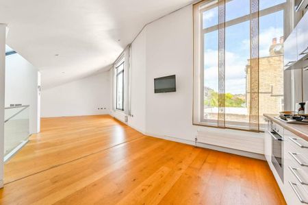 2 bedroom mews to rent - Photo 2