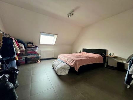 Ruim landelijk gelegen appartement met 2 autostaanplaatsen - Photo 4