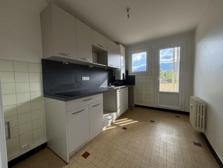 Location Appartement 4 pièces 67m² LE BOURGET DU LAC 73370 - Photo 2