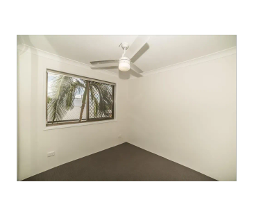 2 BEDROOM UNIT - WALKING DISTANCE TO THE BEACH! - Photo 1