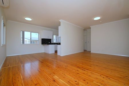 Three Bedroom Home - Photo 4
