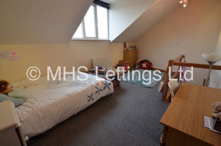 3 Bedroom Mid Terraced House for rent in Beechwood Mount - Photo 3