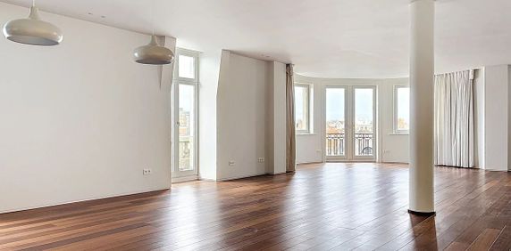 Penthouse te huur in Etterbeek voor € 7.200 met 4 slaapkamers - Photo 2