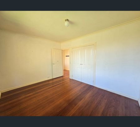 1/33 Kirstina Rd, Glen Waverley, Vic 3150 - Photo 3