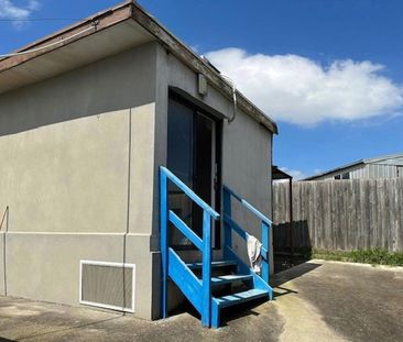 SIMPLE LIVING - Photo 2