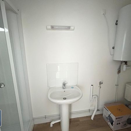 Location Appartement 2 pièces 28m² VALENCIENNES 59300 - Photo 3