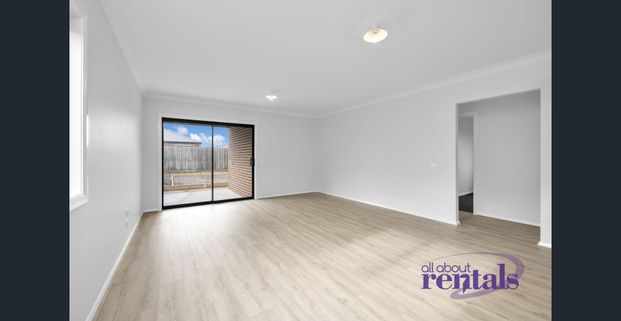 Spacious, Stylish & Sustainable – Family Living in Charming Dalyston - Photo 1