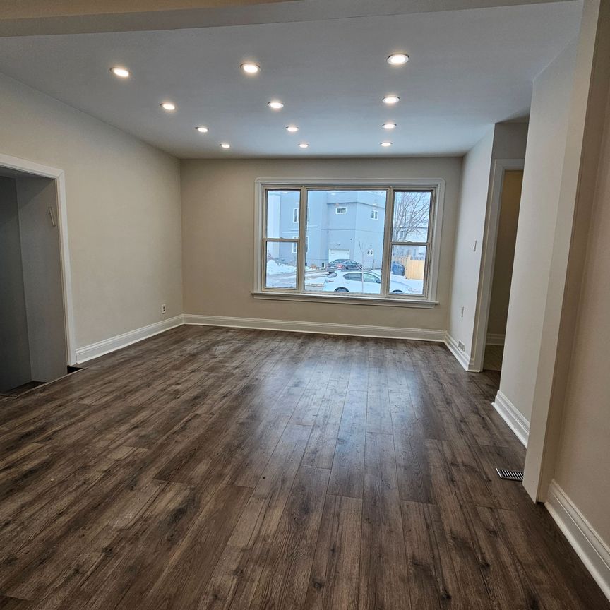 For Lease - 8 Roberta Drive, Toronto, Ontario - Photo 1