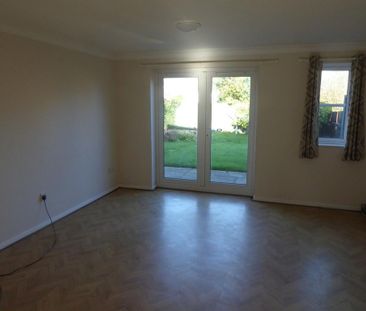 2 bedroom semi-detached house to rent - Photo 2