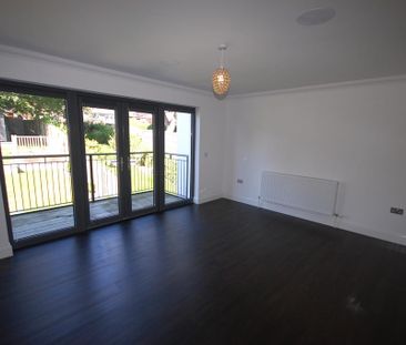 4 bedroom terraced house to rent - Photo 1