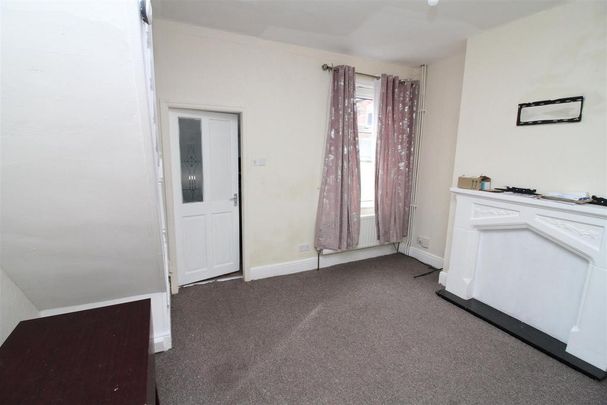 3 bedroom end of terrace house to rent - Photo 1