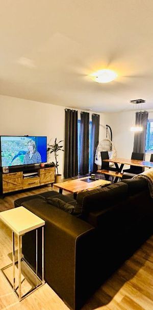 5 1/2 sur 2 étages à louer - Photo 1