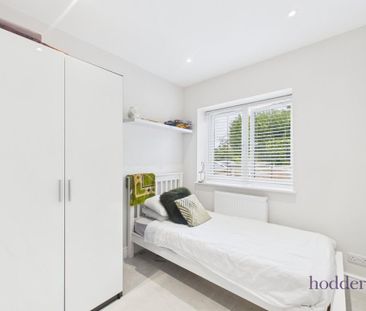 4 bedroom semi-detached house to rent - Photo 3