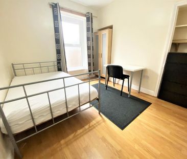 4 bedroom house to rent - Photo 2