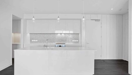 Alexandra Park - 2 Bedroom Spacious Apartment - Photo 3