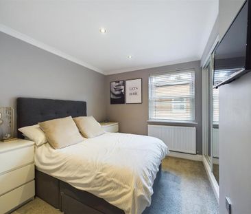 2 bedroom ground floor flat to rent - Photo 3