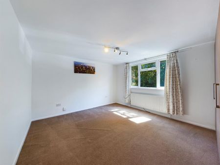 4 bedroom detached house to rent - Photo 4