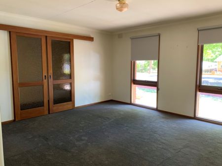 139 Johnstone Street, Castlemaine - Photo 2