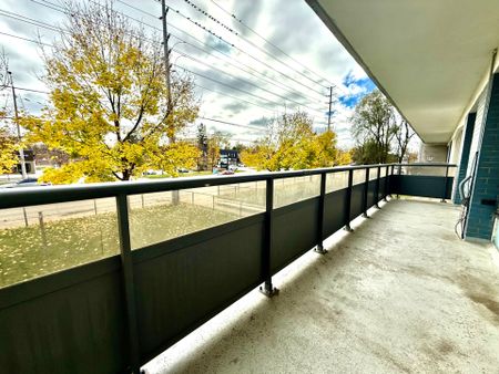 For Lease - 363 Lakeshore Road Unit# 208, Mississauga, Ontario - Photo 4