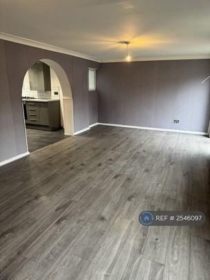 4 bedroom terraced house to rent - Photo 1
