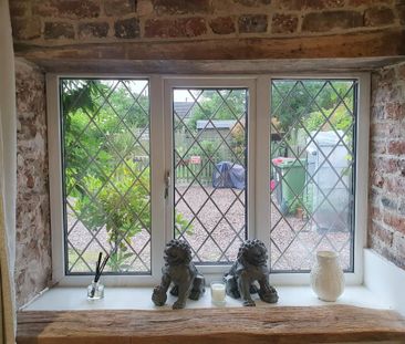 2 bedroom cottage to rent - Photo 1