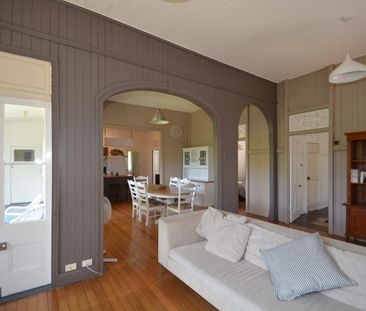 BLUFF VIEW SMALL ACREAGE - LOVELY TIMBER QUEENSLANDER HOME - Photo 1