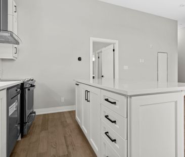 For Lease - 3265 Carding Mill Trail Unit# 111, Oakville, Ontario - Photo 1