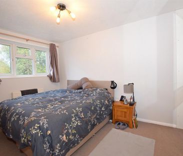 4 bedroom detached house to rent - Photo 4