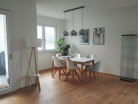 Attraktive und barrierefreie 2,5 Zi. OG--WHG mit EBK, Balkon & Tiefgaragenstellplatz zu vermieten! - Foto 3