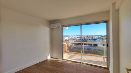 Location Appartement 3 pièces 82m² FREJUS 83600 - Photo 4